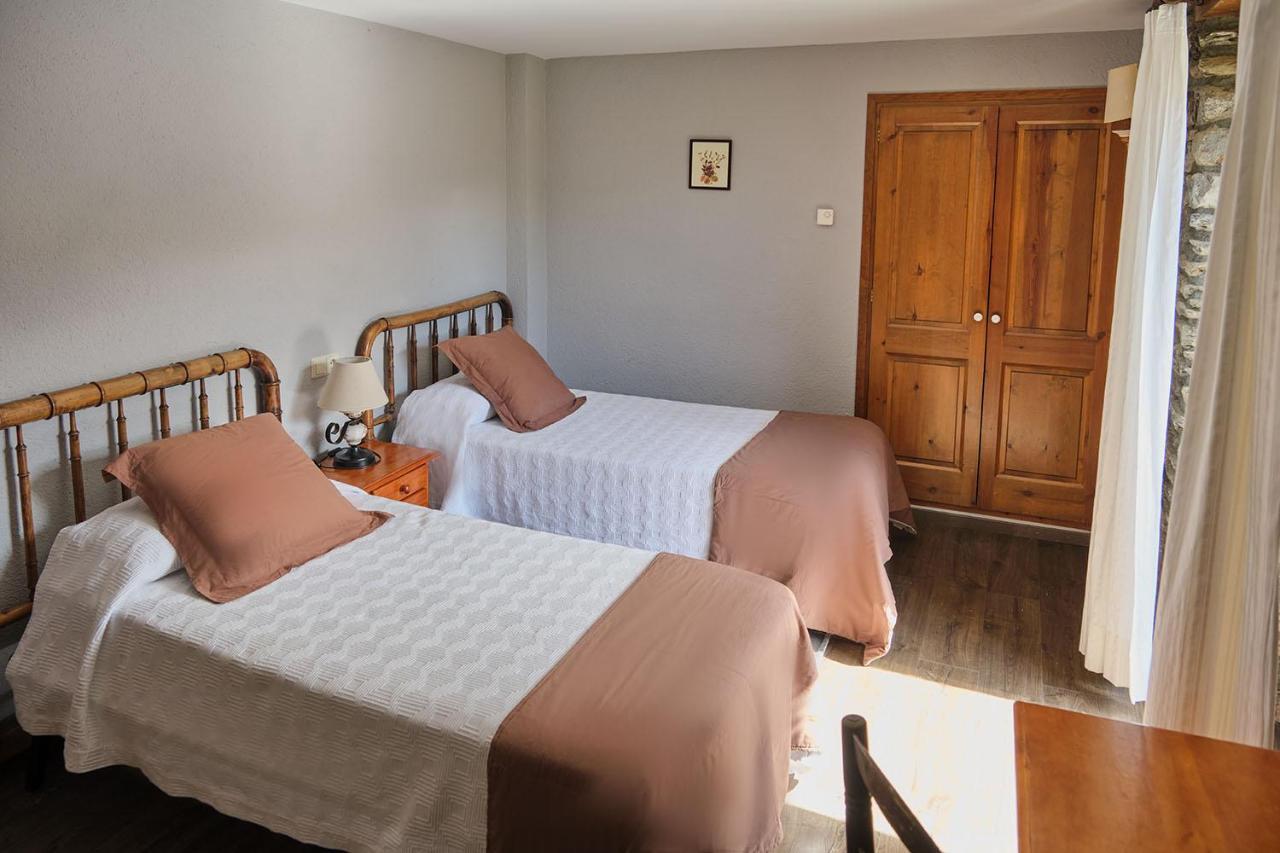 Hostal Cal Marrufes Puigcerdà Exterior foto